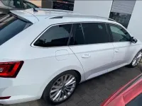 Gebraucht Skoda Superb Active 150 PS (110 kW) 2016 Schwarz Kombi