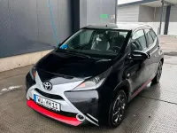 Używany Toyota Aygo 69 KM (50 kW) 2016 Czarny Hatchback