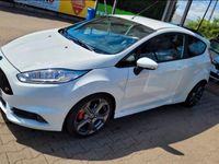 Gebraucht Ford Fiesta ST 182 PS (133 kW) 2016 Weiß Kleinwagen
