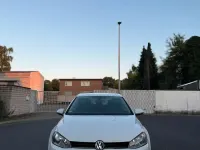 Gebraucht VW Golf VII 102 PS (75 kW) 2014 Weiß Kleinwagen