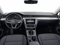 Gebraucht VW Passat 150 PS (110 kW) 2022 Grau Kombi