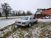 Gebraucht Mercedes E200 136 PS (100 kW) 1995 Silber Limousine