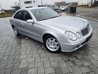 Gebraucht Mercedes E200 163 PS (119 kW) 2005 Iridiumsilber  metalliclack Limousine
