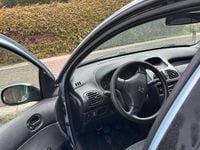 Gebraucht Peugeot 206 75 PS (55 kW) 2006 Silber Kleinwagen