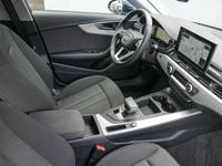 Gebraucht Audi A4 Ambiente 150 PS (110 kW) 2021 Navarrablau metallic Limousine
