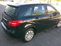 gebraucht Mercedes B200 NGD B -Klasse (BM 242)+Aut+Navi+SHZ+PDC+AHK+Temp