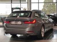 Gebraucht BMW 320 190 PS (139 kW) 2023 Grau Kombi