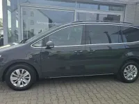 Gebraucht VW Sharan Comfortline 150 PS (110 kW) 2022 Uranograu Van / Kleinbus