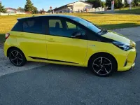 Gebraucht Toyota Yaris Hybrid Style 73 PS (53 kW) 2017 Gelb Kleinwagen