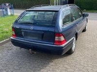 Gebraucht Mercedes C180 Elegance 122 PS (89 kW) 1997 Blau Kombi