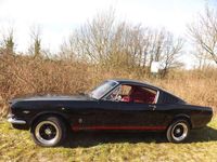 gebraucht Ford Mustang Fastback - rabenschwarz und blutrot!