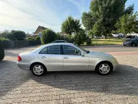 Gebraucht Mercedes E270 177 PS (130 kW) 2002 Silber Limousine
