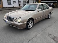 Usata Mercedes E320 224 CV (164 kW) 2000 Beige Berlina