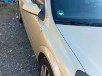 Usata Opel Astra 109 CV (80 kW) 2004 Oro Utilitaria