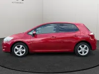 Gebraucht Toyota Auris Edition 99 PS (72 kW) 2011 Rot Kleinwagen