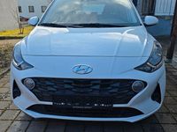 Gebraucht Hyundai i10 GO! 67 PS (49 kW) 2023 Weiß Kleinwagen