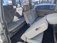 Second-hand VW Caravelle 151 CP (111 kW) 2001 Argintiu Van