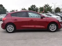 Gebraucht Ford Focus Titanium 125 PS (91 kW) 2020 Rot Limousine