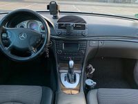 Gebraucht Mercedes E240 177 PS (130 kW) 2002 Silber Limousine