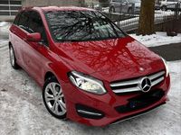 Gebraucht Mercedes B200 Edition 136 PS (100 kW) 2018 Rot Van / Kleinbus
