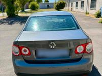 Gebraucht VW Jetta 140 PS (102 kW) 2006 Grau Limousine