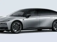 Neu XPENG P7 230 kW (313 PS) 2026 Silver frost Limousine
