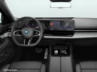 Gebraucht BMW 550e 489 PS (359 kW) 2025 Weiß Kombi