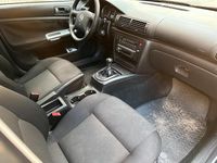 Gebraucht VW Passat 130 PS (95 kW) 2002 Silber Kombi
