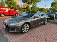 Käytetty Tesla Model S 309 kW (421 HP) 2015 Peessi Viistoperä