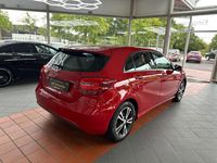 Gebraucht Mercedes A200 156 PS (114 kW) 2016 Rot Limousine