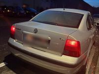 Gebraucht VW Passat 115 PS (84 kW) 2000 Grau Limousine