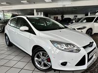 Używany Ford Focus SYNC Edition 125 KM (91 kW) 2014 Biały Sedan/Limuzyna