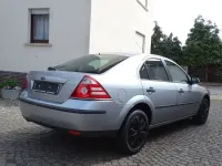 Usado Ford Mondeo 110 CV (80 kW) 2006 Plateado Berlina