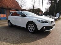 Gebraucht Volvo V40 CC Kinetic 114 PS (83 kW) 2014 Weiß Kombi