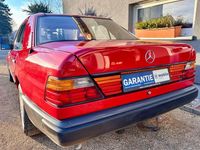 Gebraucht Mercedes 200 75 PS (55 kW) 1989 Rot Limousine