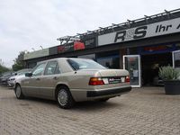 Gebraucht Mercedes 200 133 PS (97 kW) 1990 Grau Limousine