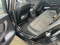 Gebraucht BMW 318 143 PS (105 kW) 2013 Schwarz Limousine