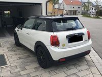 Gebraucht Mini Cooper SE Classic 135 kW (184 PS) 2023 Weiß Kleinwagen