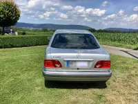 Gebraucht Mercedes E240 170 PS (125 kW) 1998 Silber Limousine