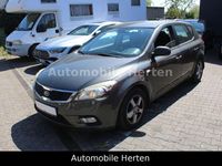 Usado Kia Ceed 105 HP (77 kW) 2011 Prateado Citadino