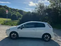 Gebraucht Fiat Punto Young 69 PS (50 kW) 2015 Weiß Kleinwagen