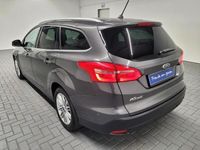 Gebraucht Ford Focus Titanium 120 PS (88 kW) 2018 Grau (grau) Kombi