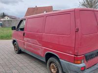 Second-hand VW Transporter 102 CP (75 kW) 2001 Roșu Van