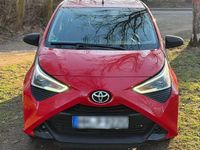 Gebraucht Toyota Aygo 72 PS (52 kW) 2021 Rot Kleinwagen