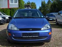 Gebraucht Ford Focus Ambiente 116 PS (85 kW) 1999 Blau Kombi