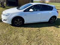 Gebraucht Opel Astra Color Edition 140 PS (102 kW) 2012 Weiß Limousine