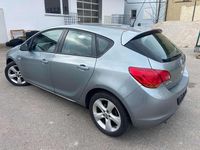 Gebraucht Opel Astra Selection 116 PS (85 kW) 2012 Grün Limousine