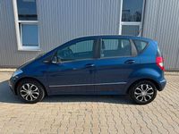 Gebraucht Mercedes A180 116 PS (85 kW) 2010 Blau Limousine