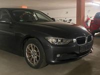 Gebraucht BMW 320 184 PS (135 kW) 2013 Grau Limousine