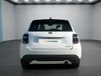 Neu Fiat 600 110 PS (80 kW) 2026 Weiß SUV